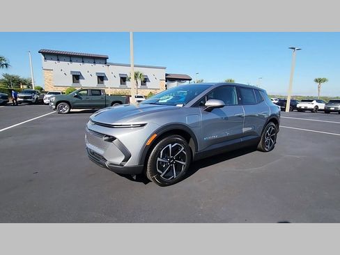 New 2026 Chevrolet Equinox EV LT image 25