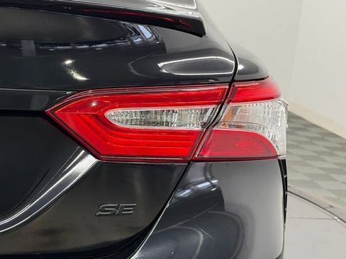 Used 2020 Toyota Camry SE w/ Audio Package FWD image 14