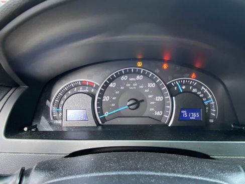 Used 2015 Toyota Camry LE image 17