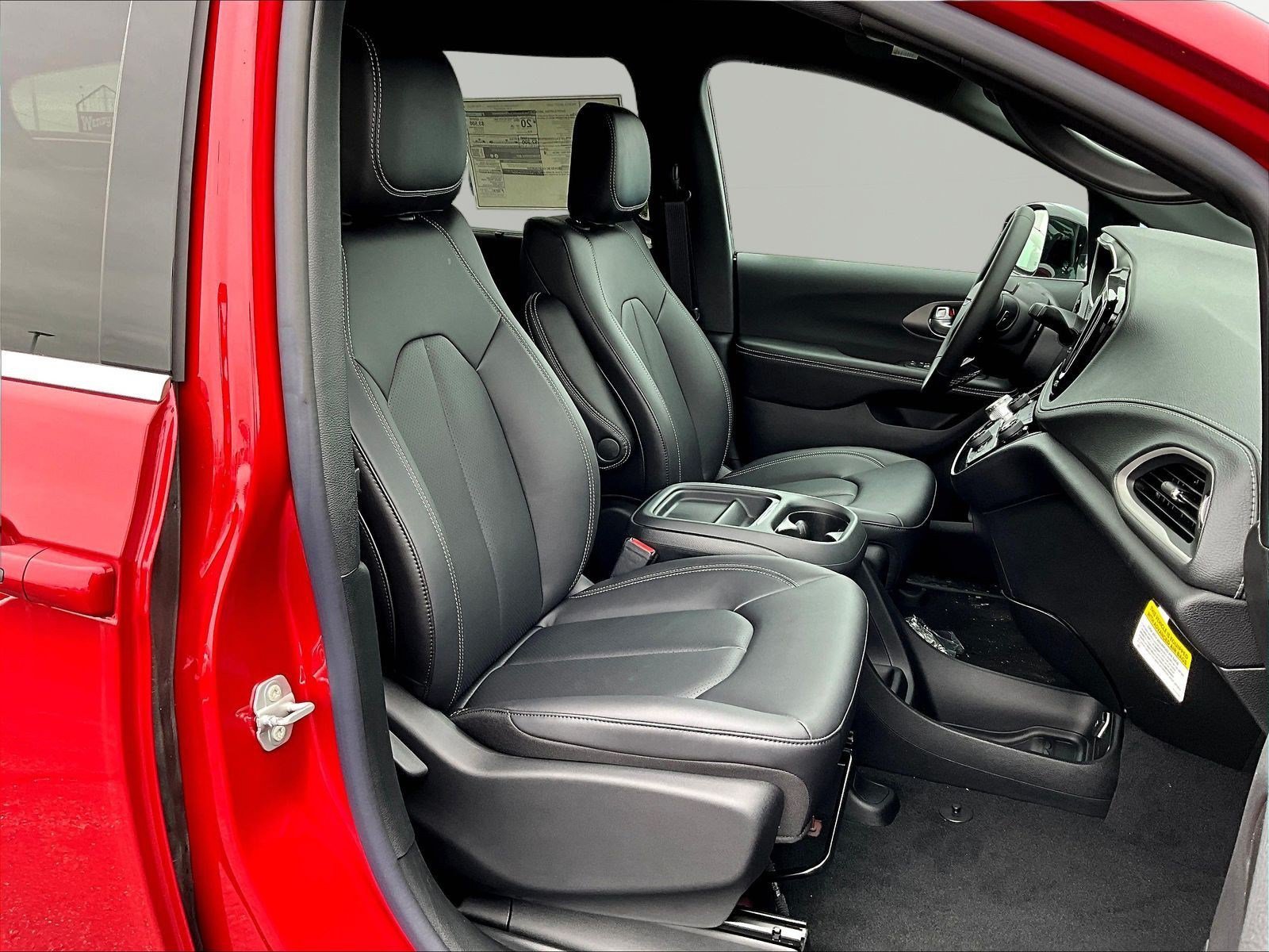 New 2027 Chrysler Pacifica Select AWD/4WD image 18