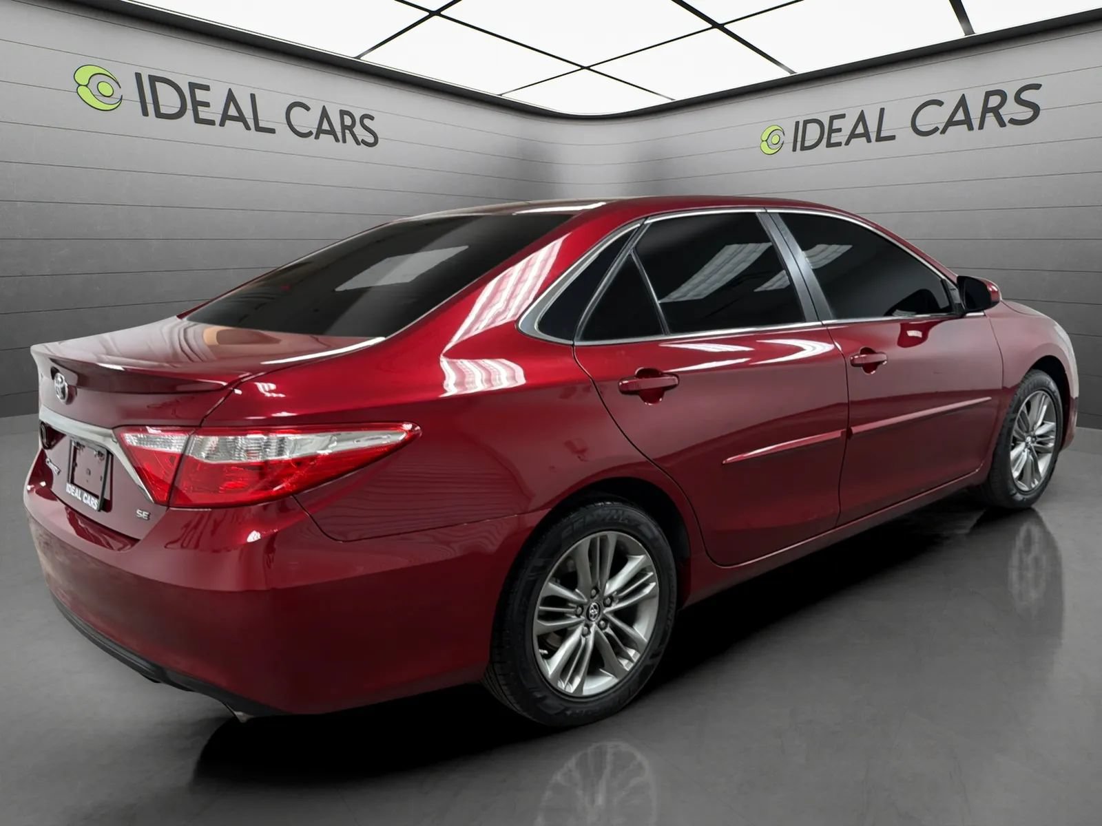 Used 2017 Toyota Camry SE w/ Protection Package (Q2) FWD image 5