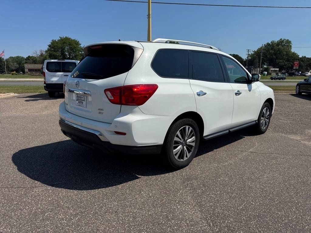 Used 2017 Nissan Pathfinder SV AWD/4WD image 4