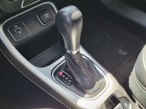 Used 2018 Jeep Compass Latitude image 20