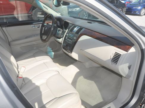 Used 2008 Cadillac DTS FWD image 21
