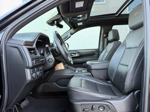 Used 2024 Chevrolet Suburban High Country AWD/4WD image 14