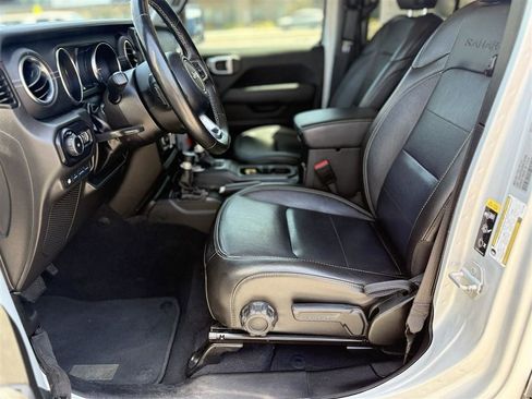 Used 2022 Jeep Wrangler Unlimited Sahara w/ Cold Weather Group AWD/4WD image 19