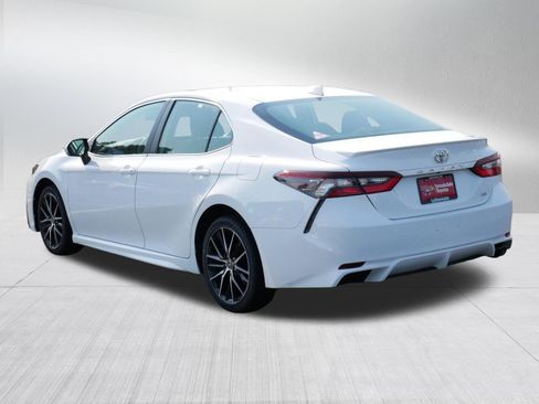Certified 2024 Toyota Camry SE FWD image 10