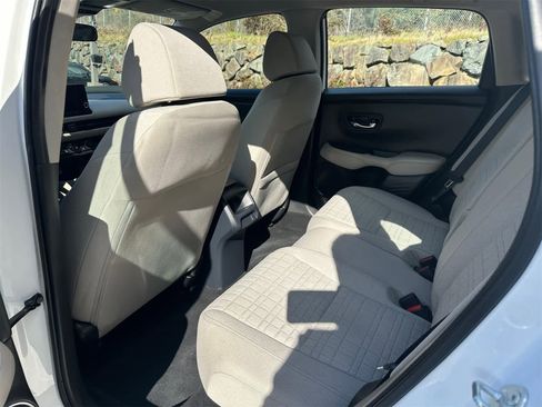 Used 2024 Honda HR-V LX image 11