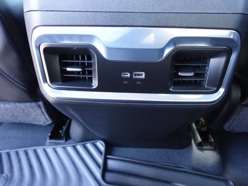 Used 2024 GMC Sierra 1500 Elevation image 30