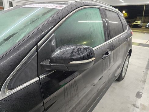 Used 2019 Ford Edge SEL w/ Equipment Group 201A FWD image 10