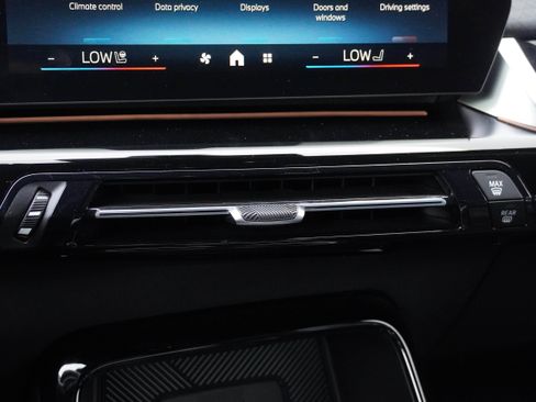 Certified 2025 BMW X2 xDrive28i AWD/4WD image 26