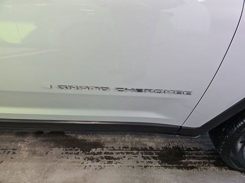 Certified 2023 Jeep Grand Cherokee L Laredo image 5