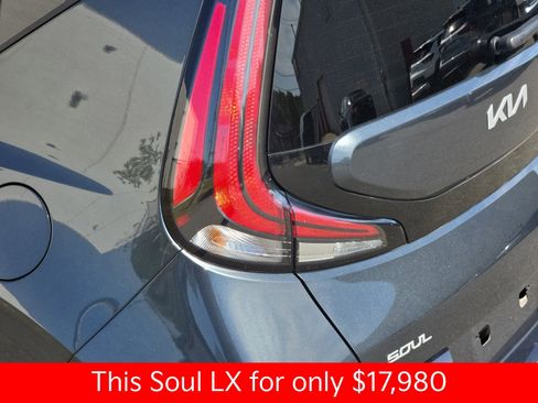 Used 2025 Kia Soul LX w/ LX Technology Package FWD image 39