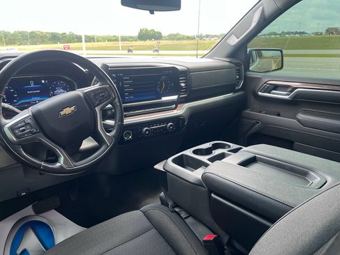 Used 2022 Chevrolet Silverado 1500 LT AWD/4WD image 16