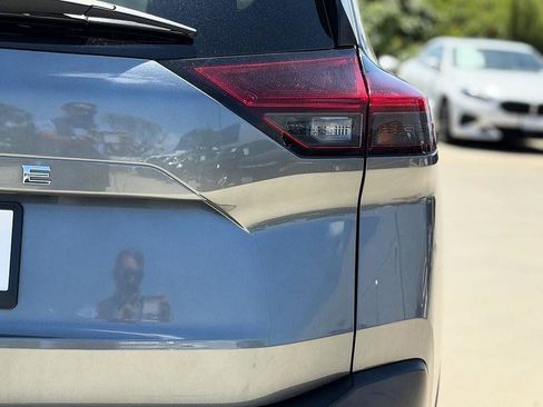 Used 2023 Nissan Rogue S FWD image 15