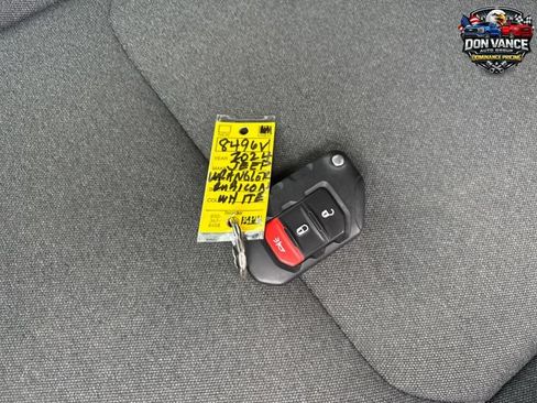 Used 2024 Jeep Wrangler Unlimited Rubicon AWD/4WD image 28