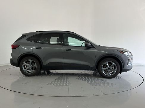Used 2025 Ford Escape ST-Line FWD image 8