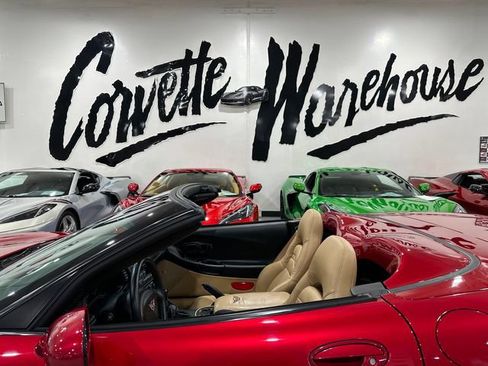 Used 2004 Chevrolet Corvette Convertible w/ Preferred Equipment Group RWD image 18