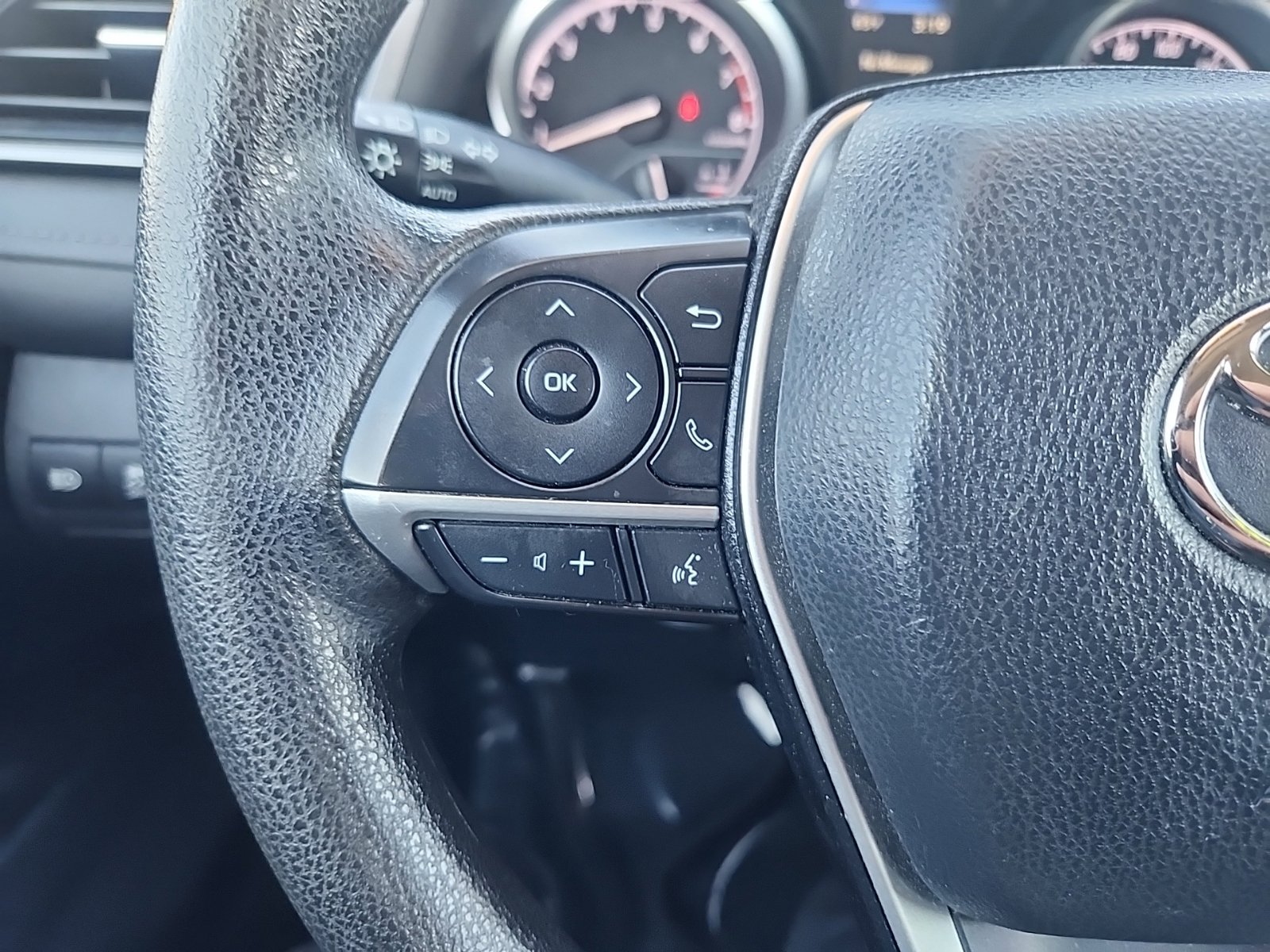 Used 2022 Toyota Camry LE FWD image 19