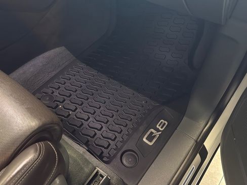 Used 2019 Audi Q8 Prestige image 26