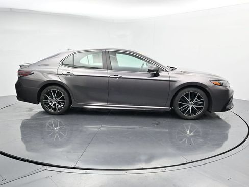 Used 2024 Toyota Camry SE FWD image 9