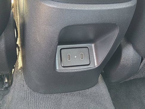 Used 2025 Hyundai Elantra Limited FWD image 15