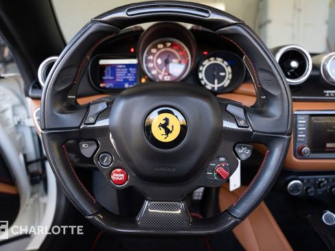 Used 2016 Ferrari California T image 22