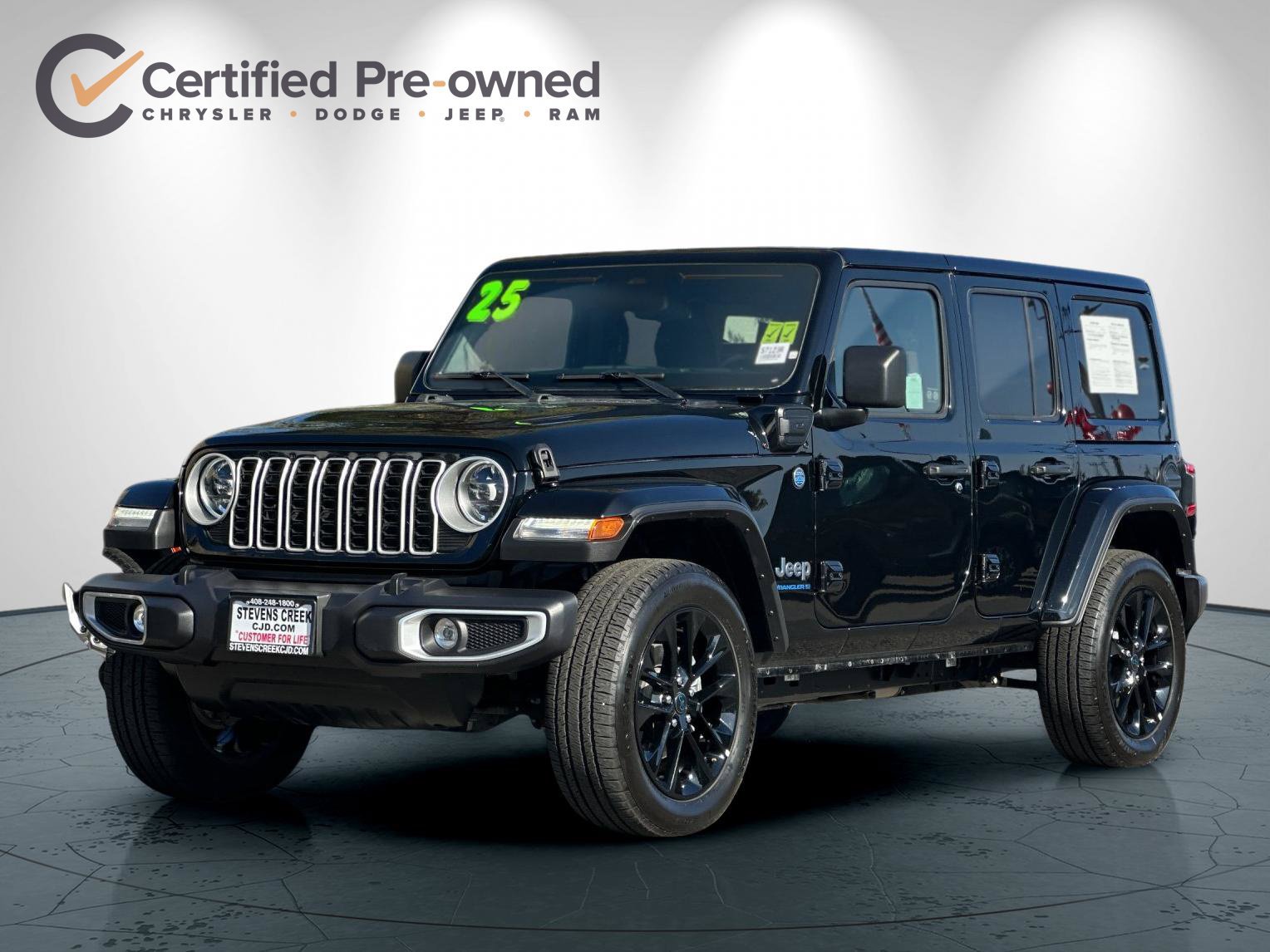 Used 2025 Jeep Wrangler Unlimited Sahara w/ Safety Group AWD/4WD image 8