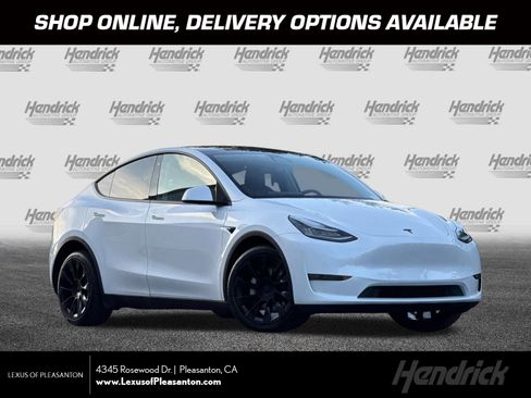 Used 2020 Tesla Model Y Long Range image 1
