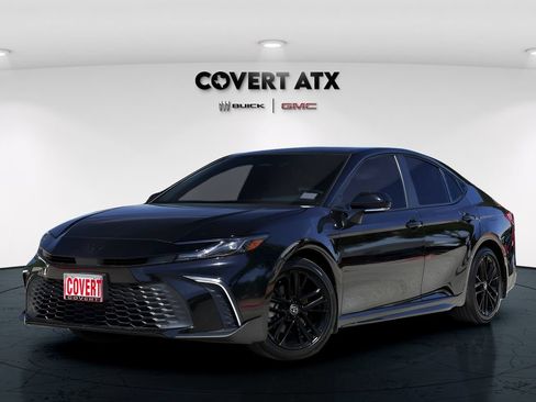 Used 2025 Toyota Camry SE w/ Convenience Package FWD image 1