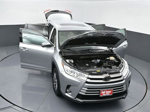 Certified 2018 Toyota Highlander XLE image 46