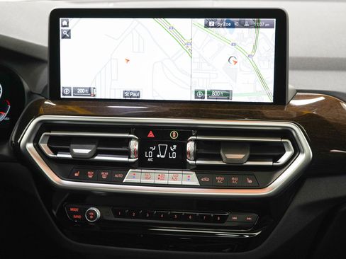 Used 2024 BMW X4 xDrive30i w/ Parking Assistance Package AWD/4WD image 15