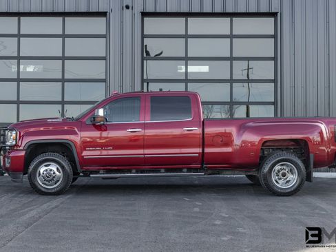 Used 2018 GMC Sierra 3500 Denali w/ Duramax Plus Package image 3