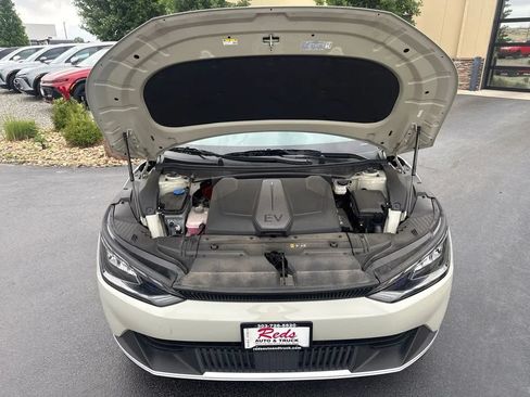 Used 2024 Kia EV6 Light AWD/4WD image 30