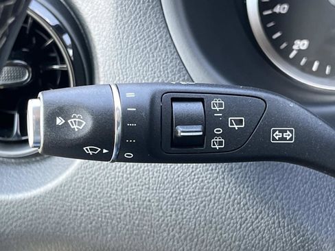 Used 2023 Mercedes-Benz Metris Passenger image 30