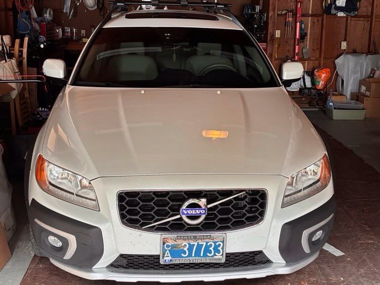 Used 2014 Volvo XC70 T6 AWD/4WD image 2