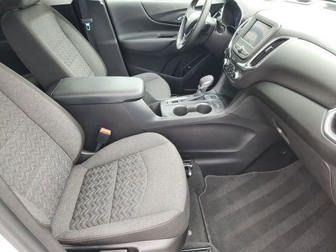 Used 2024 Chevrolet Equinox LT AWD/4WD image 10