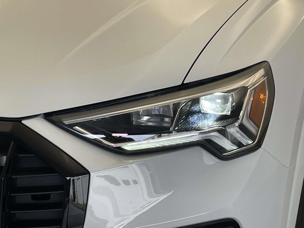 Used 2025 Audi Q3 2.0T Premium Plus w/ Premium Plus Package AWD/4WD image 15