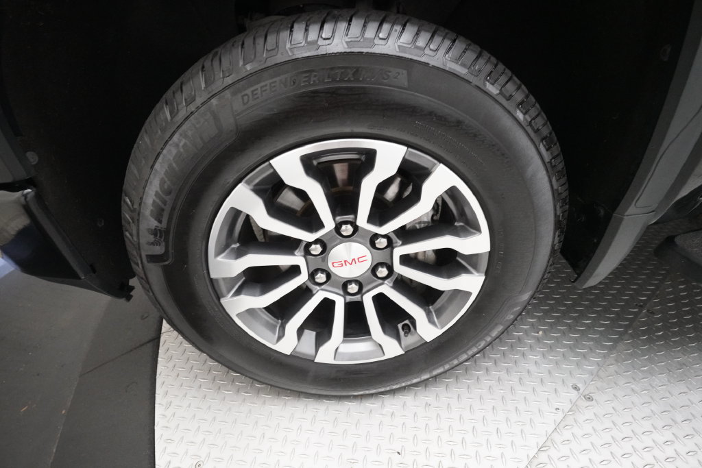 Used 2019 GMC Sierra 1500 AT4 w/ AT4 Premium Package AWD/4WD image 24