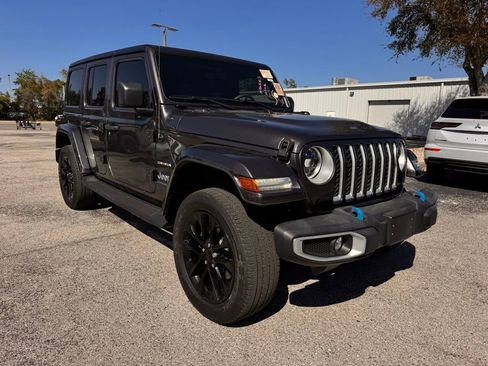 Used 2023 Jeep Wrangler Unlimited Sahara w/ Cold Weather Group image 7