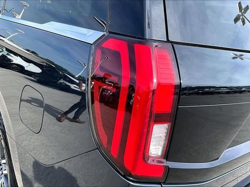 Certified 2025 Ford Expedition Active AWD/4WD image 30