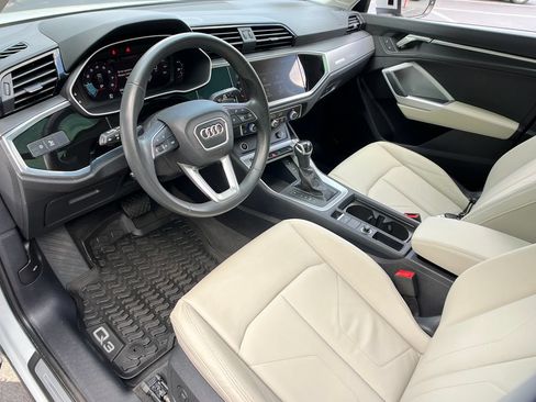 Used 2023 Audi Q3 2.0T Premium w/ Convenience Package AWD/4WD image 10