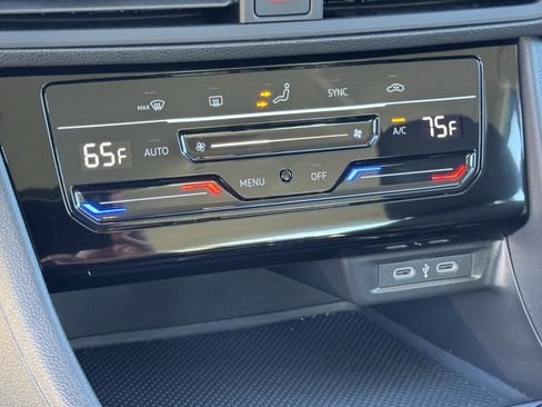 Used 2025 Volkswagen Jetta S image 27