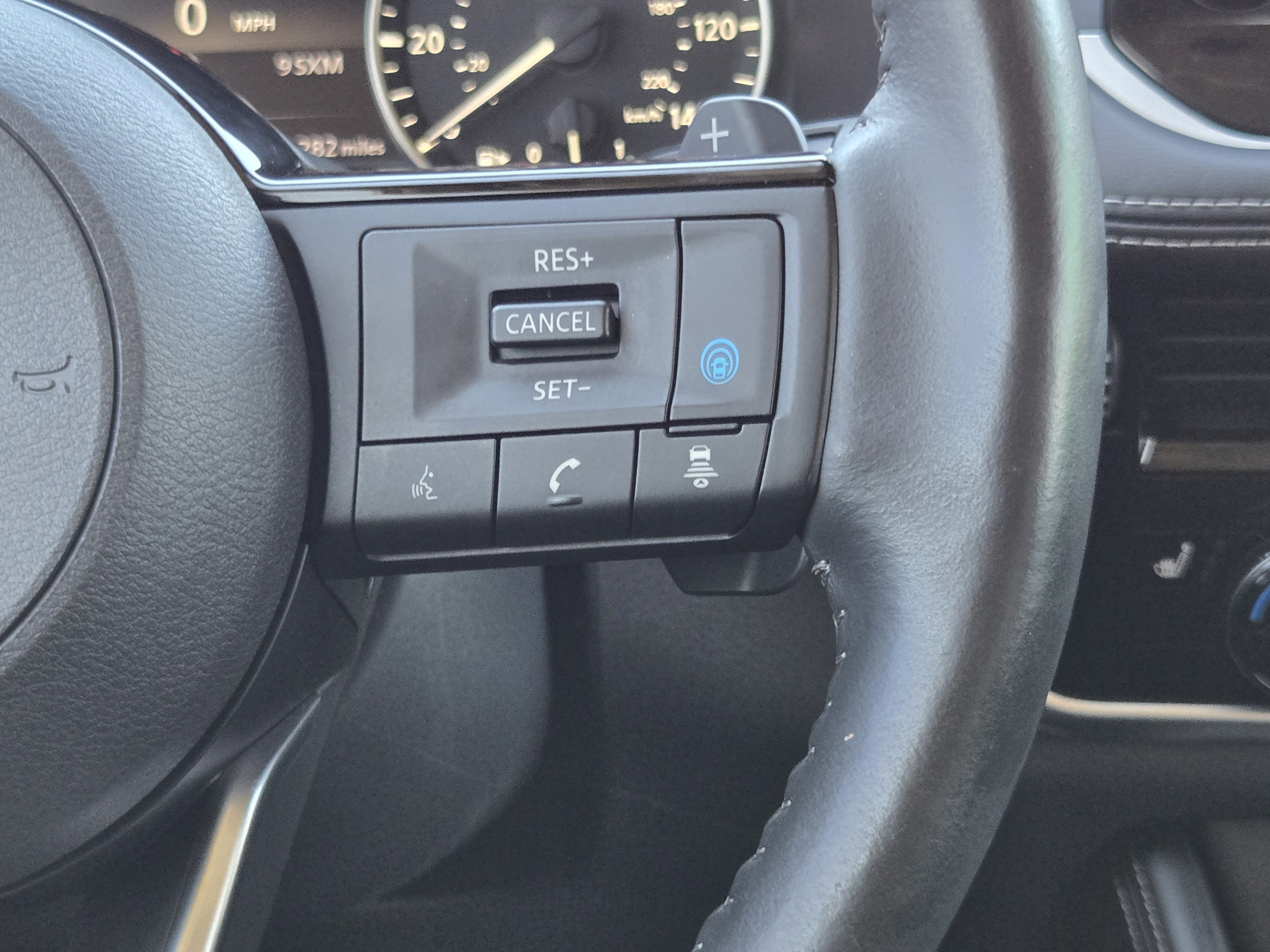 Used 2023 Nissan Rogue SL w/ SL Premium Package FWD image 31
