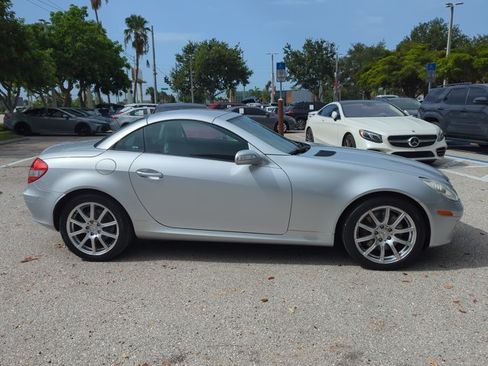Used 2005 Mercedes-Benz SLK 350 image 4