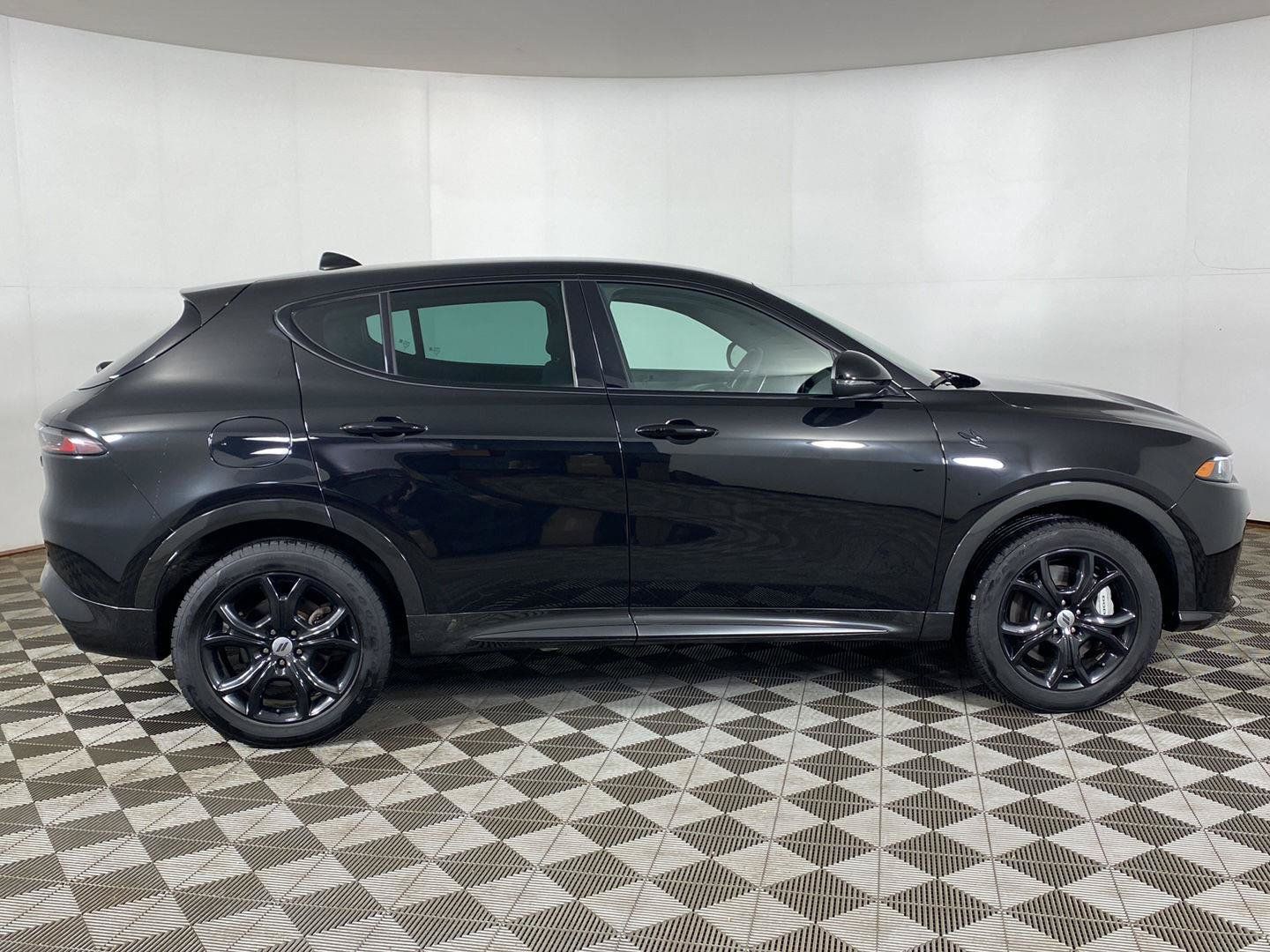 Used 2024 Dodge Hornet R/T w/ R/T Blacktop Package AWD/4WD image 4