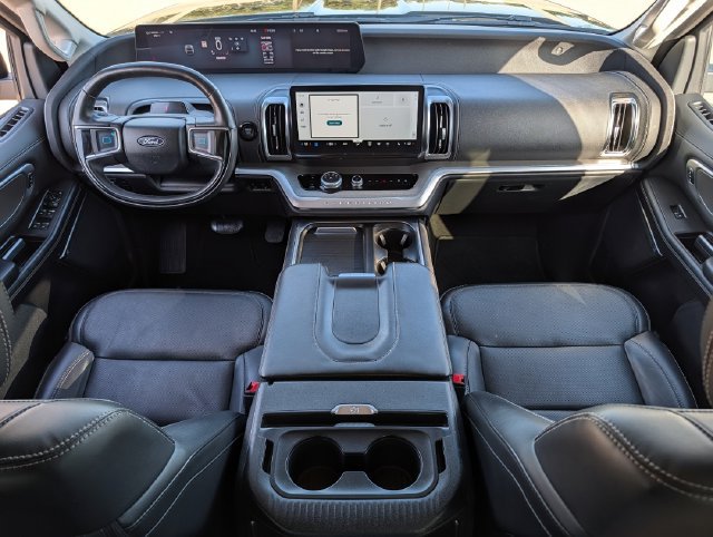 Used 2025 Ford Expedition Max Platinum AWD/4WD image 11
