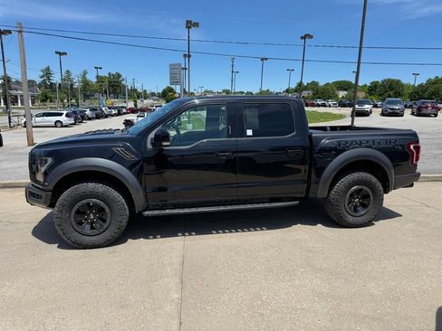 Used 2017 Ford F150 Raptor w/ Equipment Group 802A Luxury AWD/4WD image 10