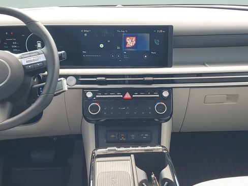 Certified 2026 Hyundai Tucson Limited FWD image 18
