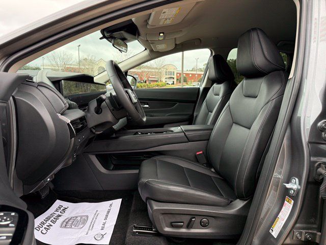 Used 2025 Nissan Murano SV FWD image 13